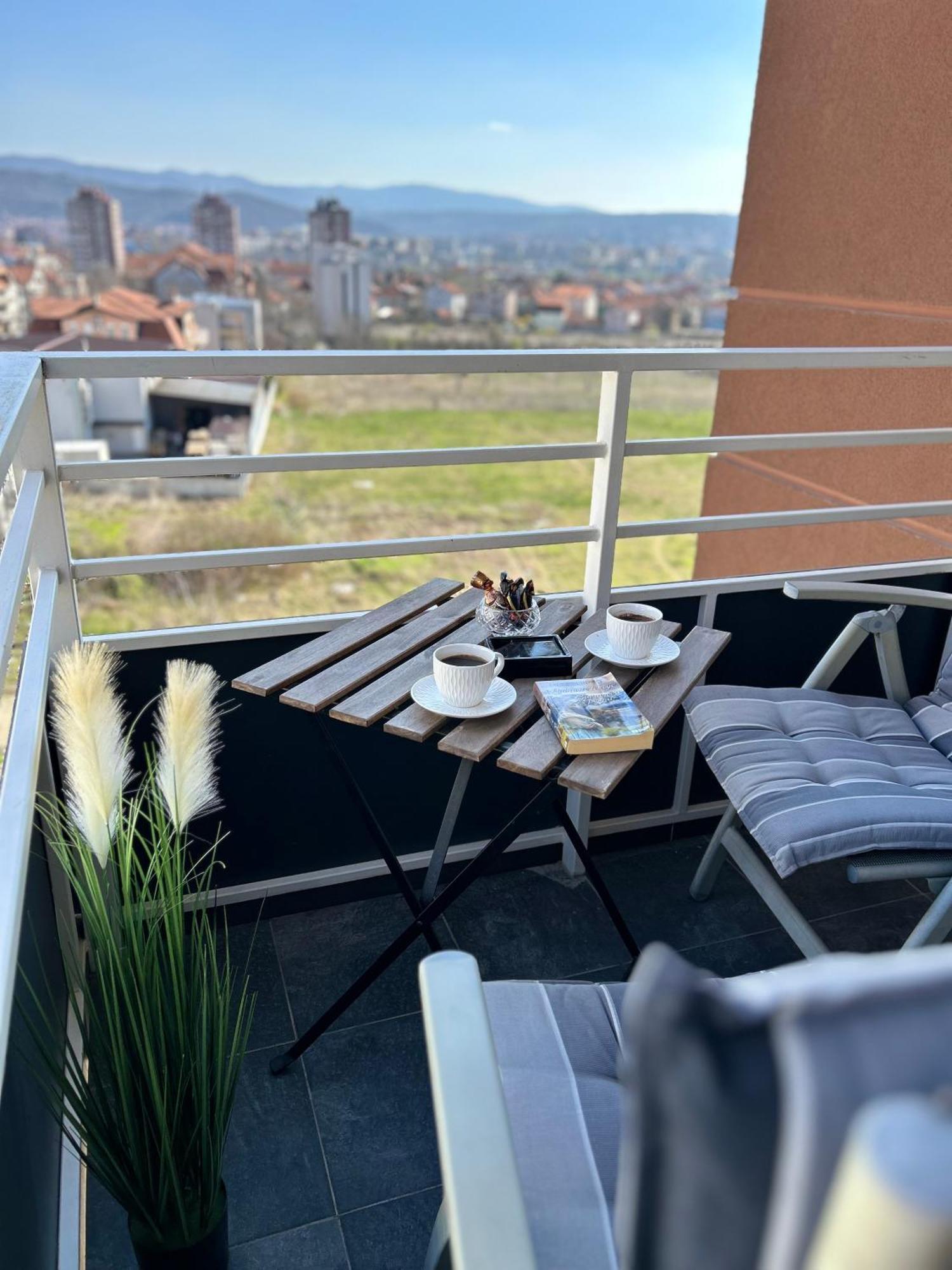 Sunset Apartment *